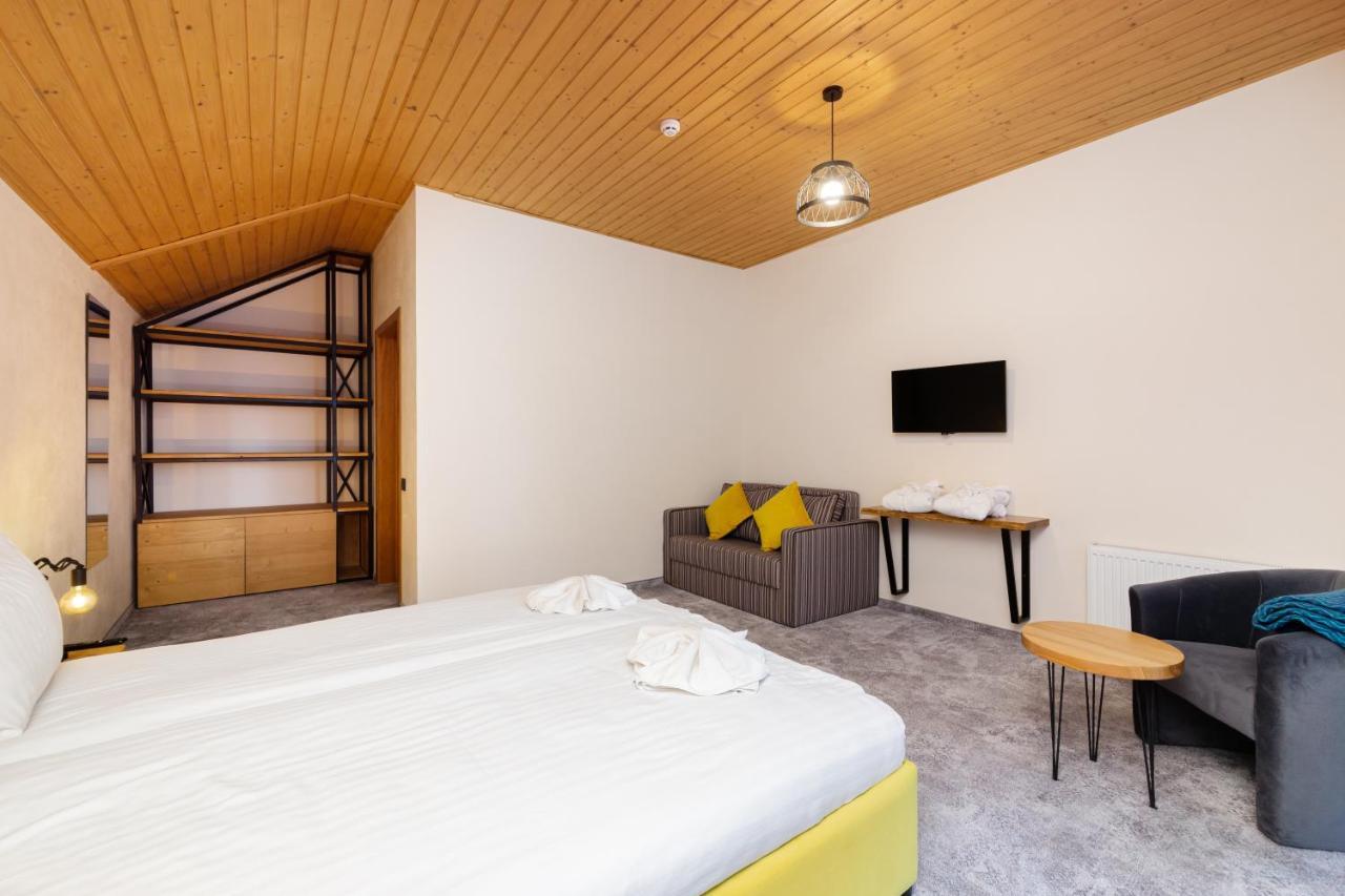 Good Days Shale Resort 4 Км До Буковеля 亚布卢尼齐亚 外观 照片